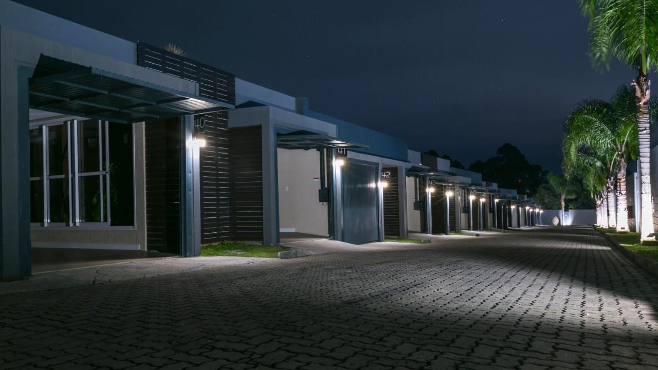Bangalô Motel by Drops Santa Maria  Bagian luar foto